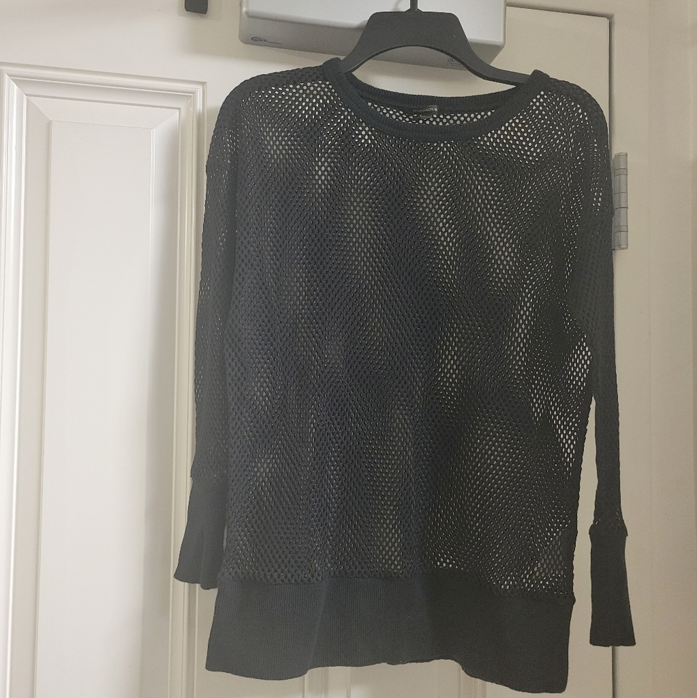 SHEER GEOMETRICAL CREW NECK TEE - MESH BLACK